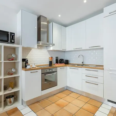 8 Condamine - Stylish In Old Town - 2 Pieces - 300m De La 아파트 *