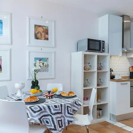 8 Condamine - Stylish In Old Town - 2 Pieces - 300m De La