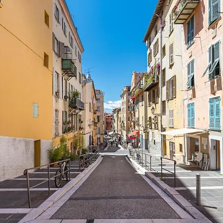 8 Condamine - Stylish In Old Town - 2 Pieces - 300m De La *