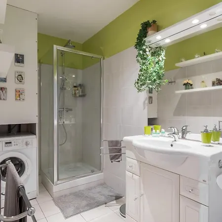 דירה 8 Condamine - Stylish In Old Town - 2 Pieces - 300m De La *